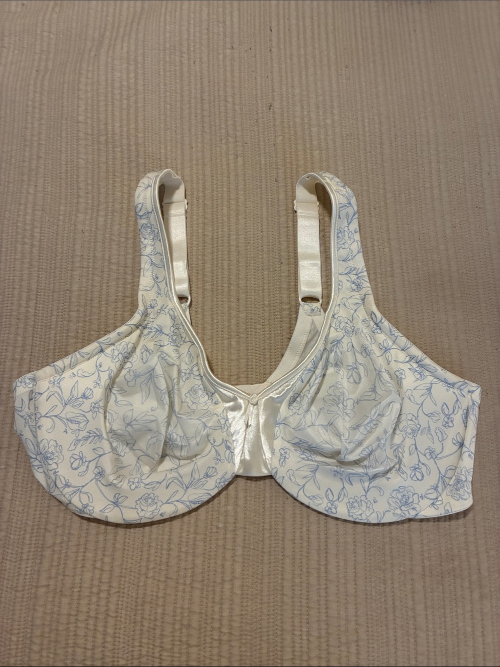 Warner's Cream Bra with Light Blue Floral Outline